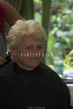 Load image into Gallery viewer, 8141 mature barberette by Kia 1 strong forward salon shampooing
