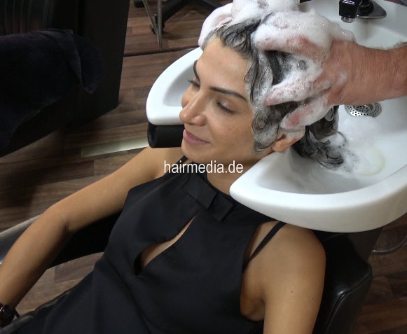 376 Marinela by barber salon backward shampooing rich lather