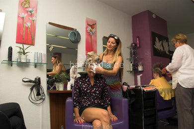9067 Part 01 Alexandra upright shampooing at hairsalon hairwash