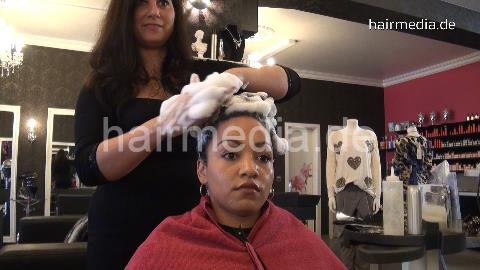 395 Barberettes each other Esther by Nadine upright shampoo into dry hair