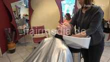 Carica l&#39;immagine nel visualizzatore di Gallery, 9087 02 Lea backward shampoo by SelinaS salon hairwash in Berlin