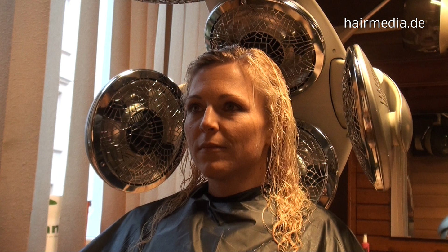 7070 SabrinaF 6 blow dry and hood