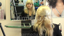 Laden Sie das Bild in den Galerie-Viewer, 6106 01 Alina backward salon hairwash shampooing thick curly hair