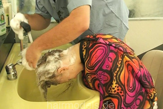 870 Nadja 3 A-Line shampooing forwardwash by barber