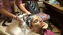 Charger l&#39;image dans la galerie, 9065 Sibel 2 backward salon hairwash by Jemila in pink nylon apron RSK type