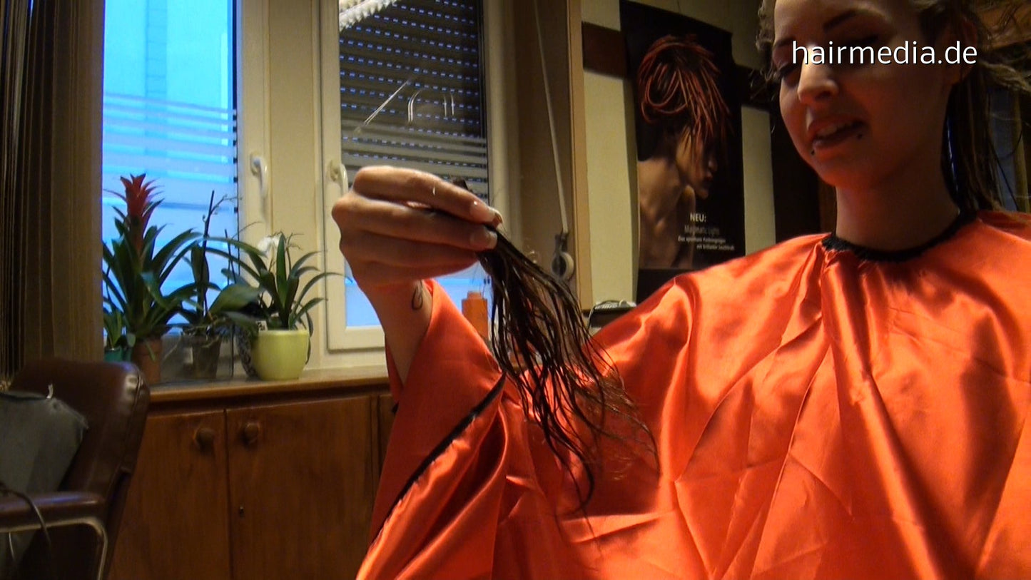 8098 Barberette SophiaA complete, buzzcut and shampooings