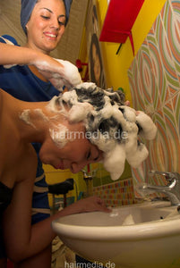 9135 3 Srdjana forward manner salon shampooing hairwash