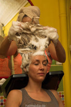 Load image into Gallery viewer, 9134 6 4 Marina by Danjela backward salon shampooing rich lather