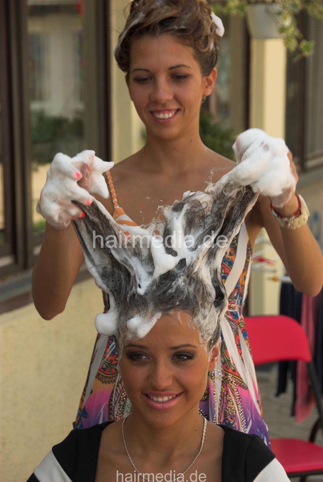 9137 2 Dragana by Bojana outdoor hair wash