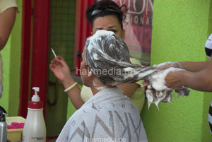 9136 1 Tamara outdoor milf hairwash shampooing at salon