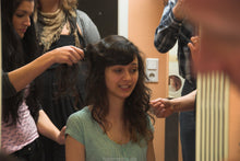 Charger l&#39;image dans la galerie, 189 1 Nezaket forward teen hair shampooing in pink salonbowl