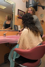 Carica l&#39;immagine nel visualizzatore di Gallery, 189 1 Nezaket forward teen hair shampooing in pink salonbowl