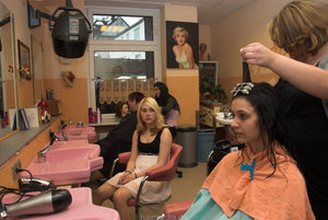 189 2 Susi blonde teen forwardwash in pink bowl salon shampoo