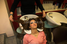 Carica l&#39;immagine nel visualizzatore di Gallery, 356 Barberette Aisha XXL curly hair backward richlather shampooing in her salon by colleauge