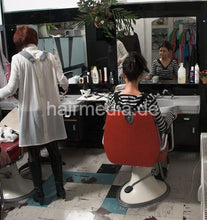 Carica l&#39;immagine nel visualizzatore di Gallery, 135 Flowerpower 4, caping aprons, haircut, shampooing 440 pictures slideshow