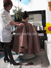 Load image into Gallery viewer, 135 Flowerpower 4, caping aprons, haircut, shampooing 440 pictures slideshow