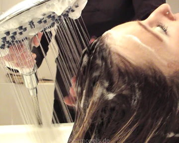 962 DS custom shampooing AnjaS, LauraB large hose wash wetcut, 3x Demo Videos