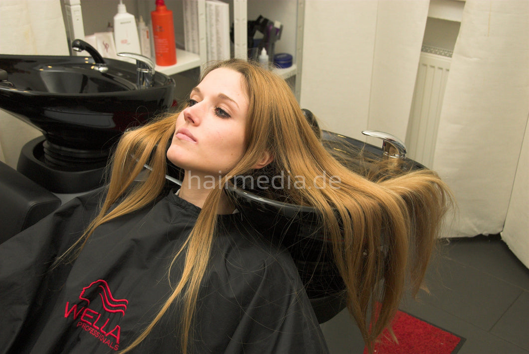 355 Anna Lena XXL longhair by Tyra salon backward shampooing hairwash