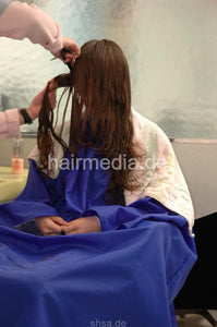 767 Carla trim haircut in Kultsalon by pink apron barberette haironface