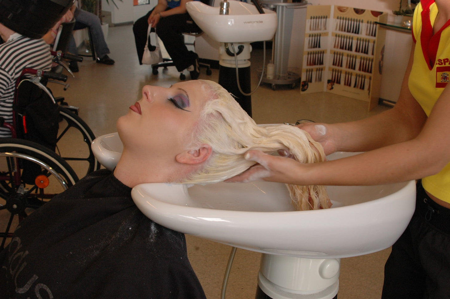 438 Darkwingzero ClaubiaB 2 shampoo and cut and wet set