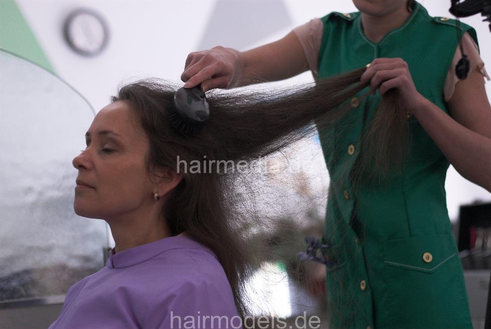 673 Doris Kultsalon 1 multicape forward hairwash shampoo in RSK apron