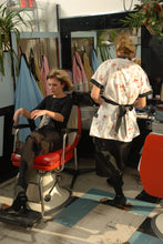 将图片加载到图库查看器，121 Flowerpower 2, Part 2 LauraB haircut in barberchair in pink tie closure large haircutcape
