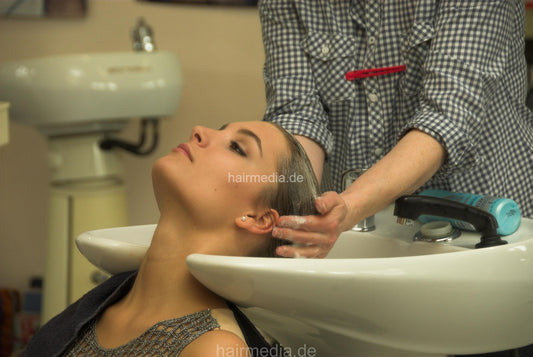 6132 Katinka 1 wash backward salon shampooing