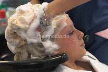 Cargar imagen en el visor de la galería, 130 3 Janice strong forced backward wash in large shampoocape