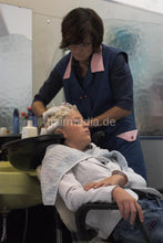 Charger l&#39;image dans la galerie, 130 3 Janice strong forced backward wash in large shampoocape