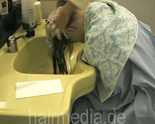 Load image into Gallery viewer, 500 Karolina thick blue hair teen strong forward shampooing hairwash