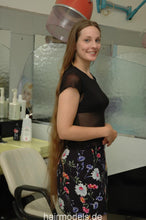 Cargar imagen en el visor de la galería, 325 Luna XXL hair by hobbybarber backward shampooing in forward bowl