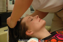 Carica l&#39;immagine nel visualizzatore di Gallery, 325 Luna XXL hair by hobbybarber backward shampooing in forward bowl