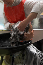 Cargar imagen en el visor de la galería, 6011 Maike by Fr. Pablowski multicape backward wash in forward sink shiny vinylcape