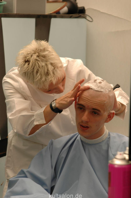 223 Markus Buzz and Headshave 140 pictures for download
