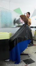 将图片加载到图库查看器，170 Part 4 KathrinH forward shampooing by barber in vinylcape