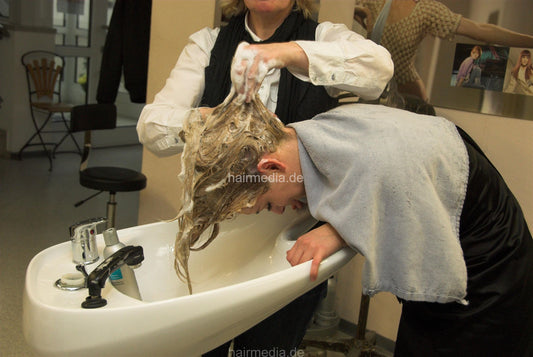 6101 5 Alessa forward in backward wash salon hairshampooing