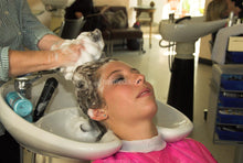 Carica l&#39;immagine nel visualizzatore di Gallery, 6102 3 Hanna shampooing hairwash in pink shampoocape PVC