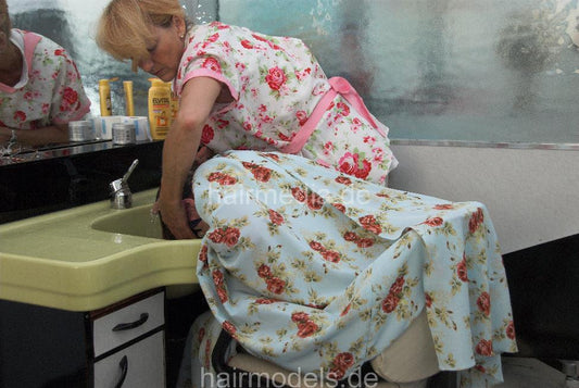 672 Part 3, mature forward wash hair shampooing flowerpower dressed
