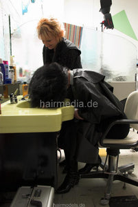 695 Schuckrie by Karin firm wash forward shampoo in black cape