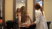 Carica l&#39;immagine nel visualizzatore di Gallery, 355 SophiaB thickhair backward salon shampooing by Christina in white apron rich lather damaged jeans
