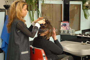 470 2 Julia by Soraya thick hair forward salon shampoo by sister Igelit cape