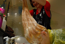 Cargar imagen en el visor de la galería, 470 4 Soraya thick hair forward shampoo by Laura