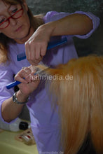Laden Sie das Bild in den Galerie-Viewer, 470 7 Julia thick hair blow by mature barberette
