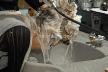 Cargar imagen en el visor de la galería, 470 1 Soraya thick hair forward salon shampoo by sister Julia