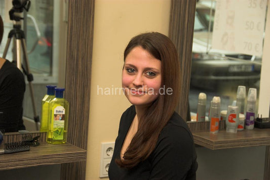 355 Suzanne by Anette backward salon hair shampooing