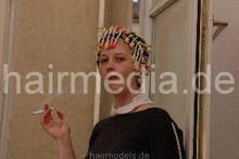 Laden Sie das Bild in den Galerie-Viewer, 719 Tina young woman complete perm in Kultsalon by Fr. Pablowsky