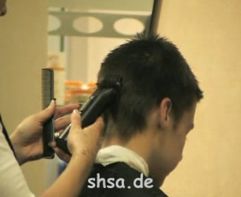 237 male in Zwickau haircut and buzz 5 min video for download