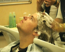 将图片加载到图库查看器，237 male in Zwickau shampoo and haircut 11 min video for download